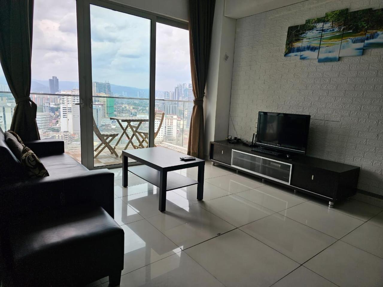 Regalia Klcc View By Iluxhome * Kuala Lumpur